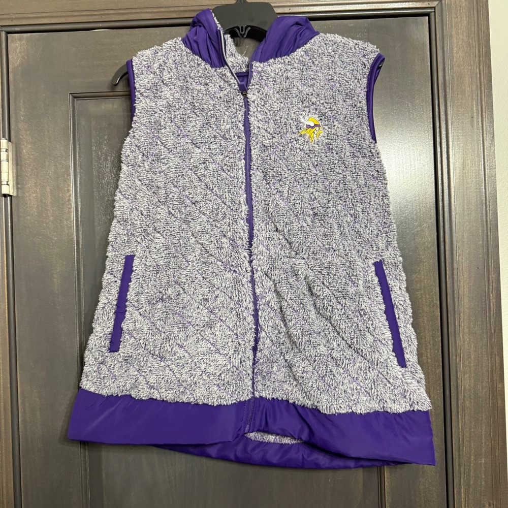 Antigua Minnesota Vikings Womens Large Sherpa Fleece Quilted Hooded Vest Purple